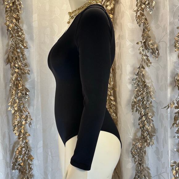 OQQ Black Long Sleeve Bodysuit L Scoop Neck Fitted Balletcore Stretchy - Picture 5 of 7